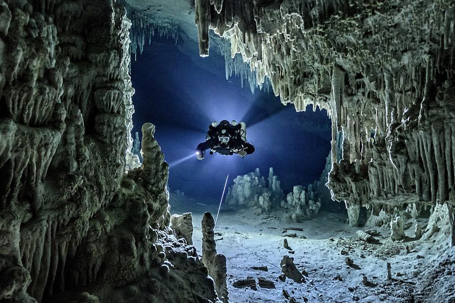 Cave diving, plongée en grotte